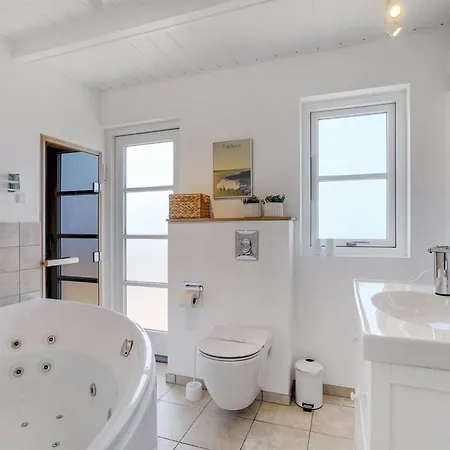 Ortwin - 300m From The Sea By Interhome