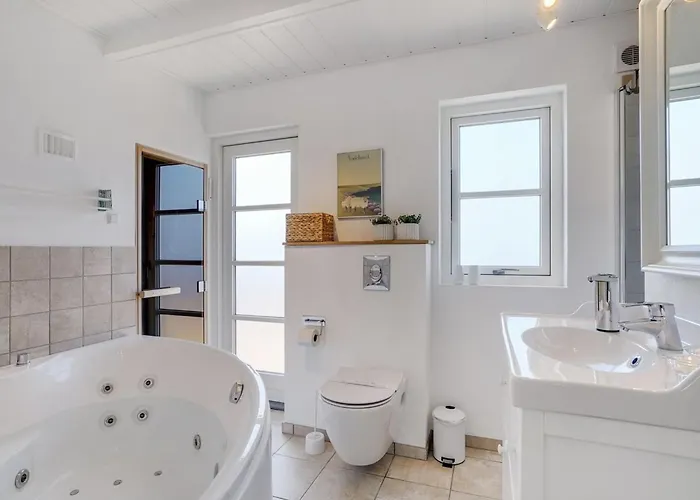 Ortwin - 300m From The Sea By Interhome