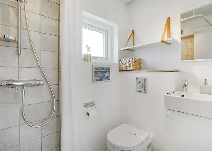 Ortwin - 300m From The Sea By Interhome